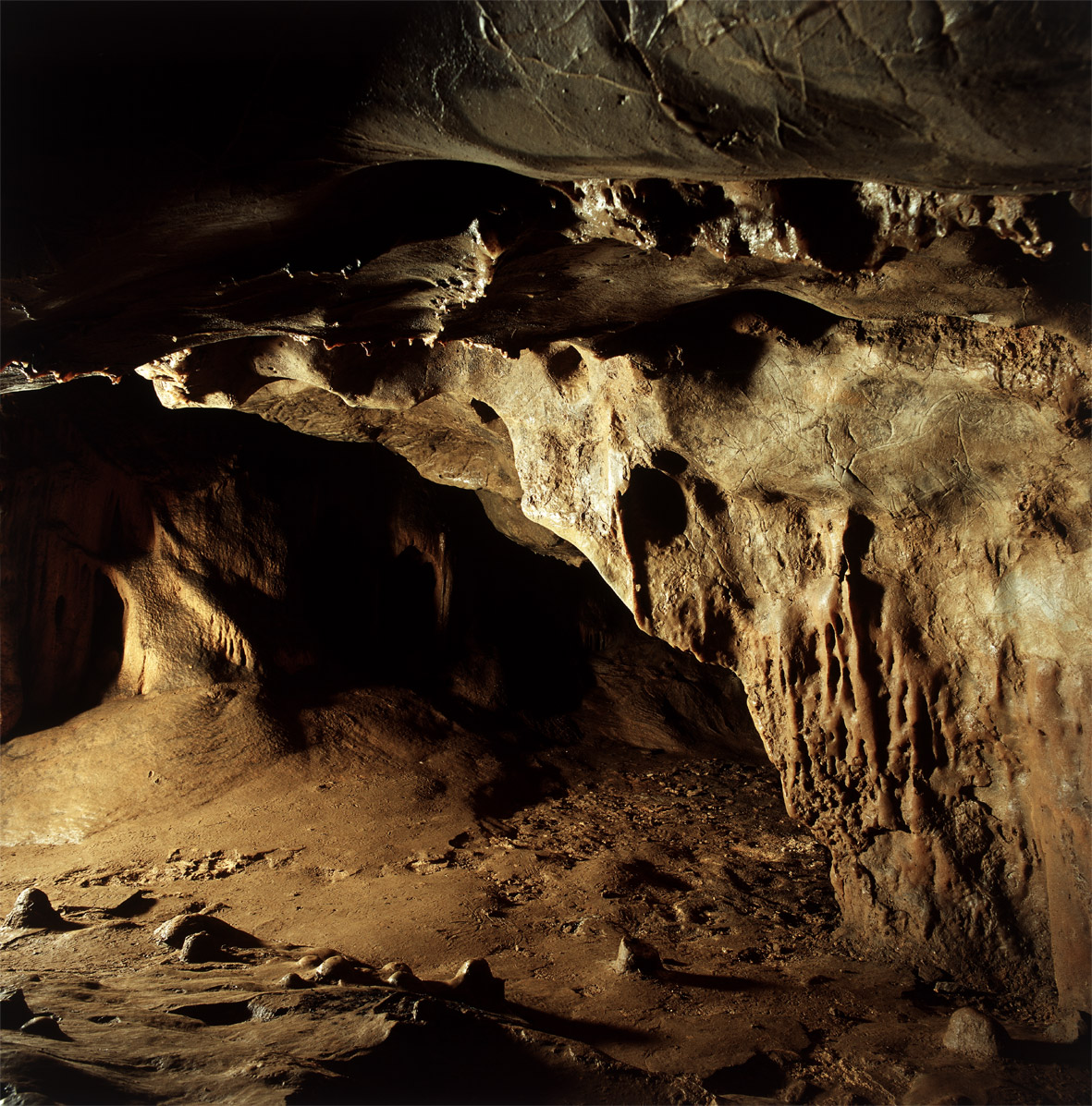 Resultado de imagen de Cueva de Hornos de la Peña